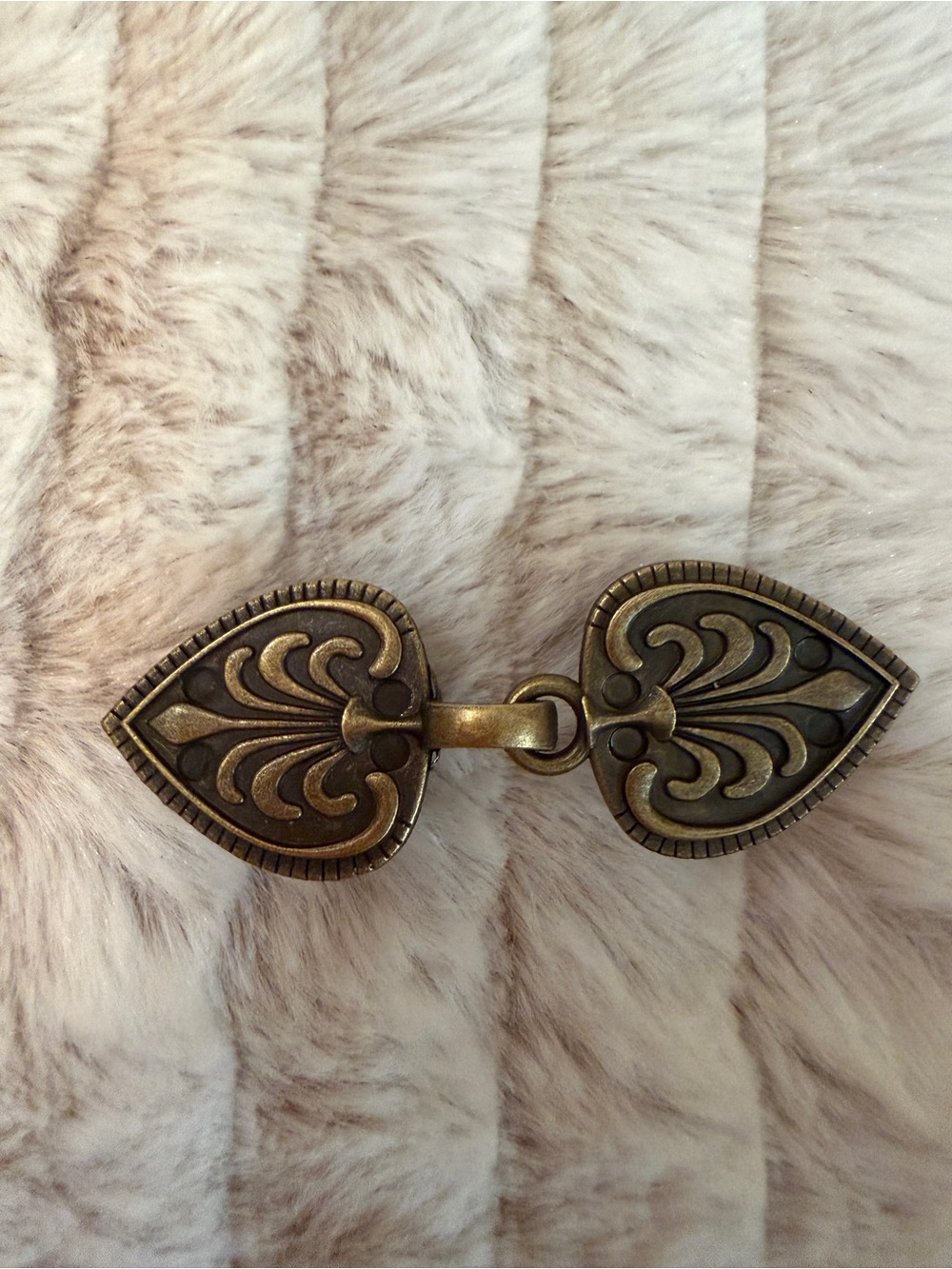 Bronze/Brass Look Sweater/Kimono/Wrap Clip